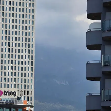 Lägenhet Sky Penthouse-blloku Tirana