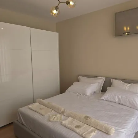 Sky Penthouse Apartment *